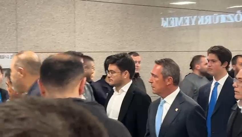 İstanbul- Futbolcu Mert Hakan Yandaş hakim karşısına çıkacak; futbolcular destek için geldi-4/ Ek görüntü ve fotoğraf