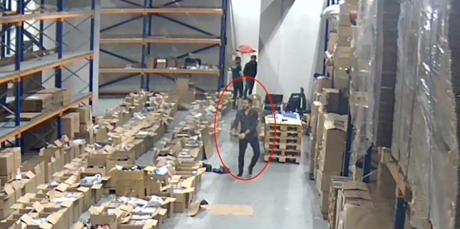 İstanbul- İstanbul Havalimanı'nda kaçakçılık operasyonu: 4 gümrük personeli yakalandı