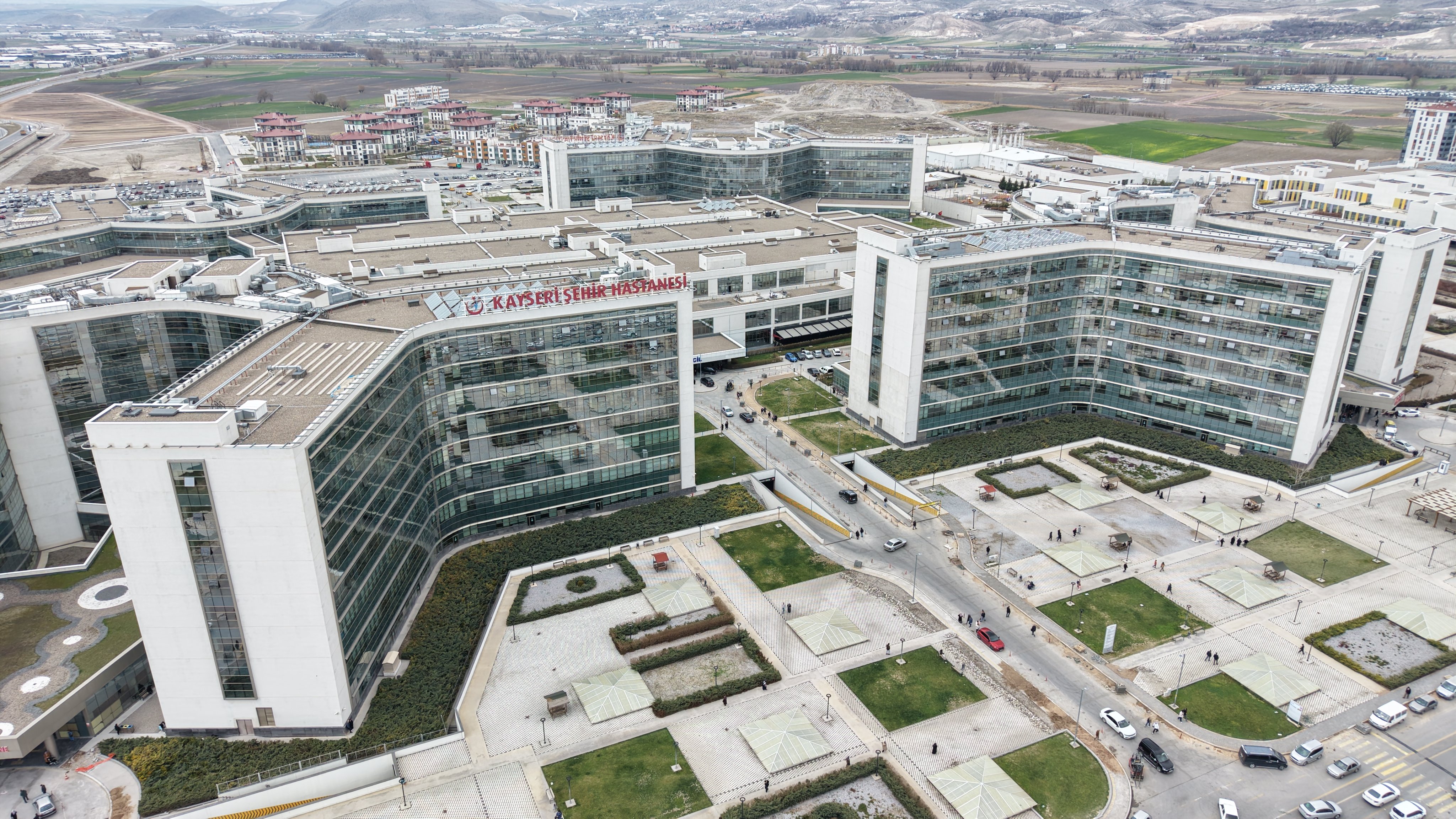 Kahramanmaraş depremleri sonrası kurulan 'sosyal market'ten son 2 yılda 5 bin hastaya yardım / Ek fotoğraflar