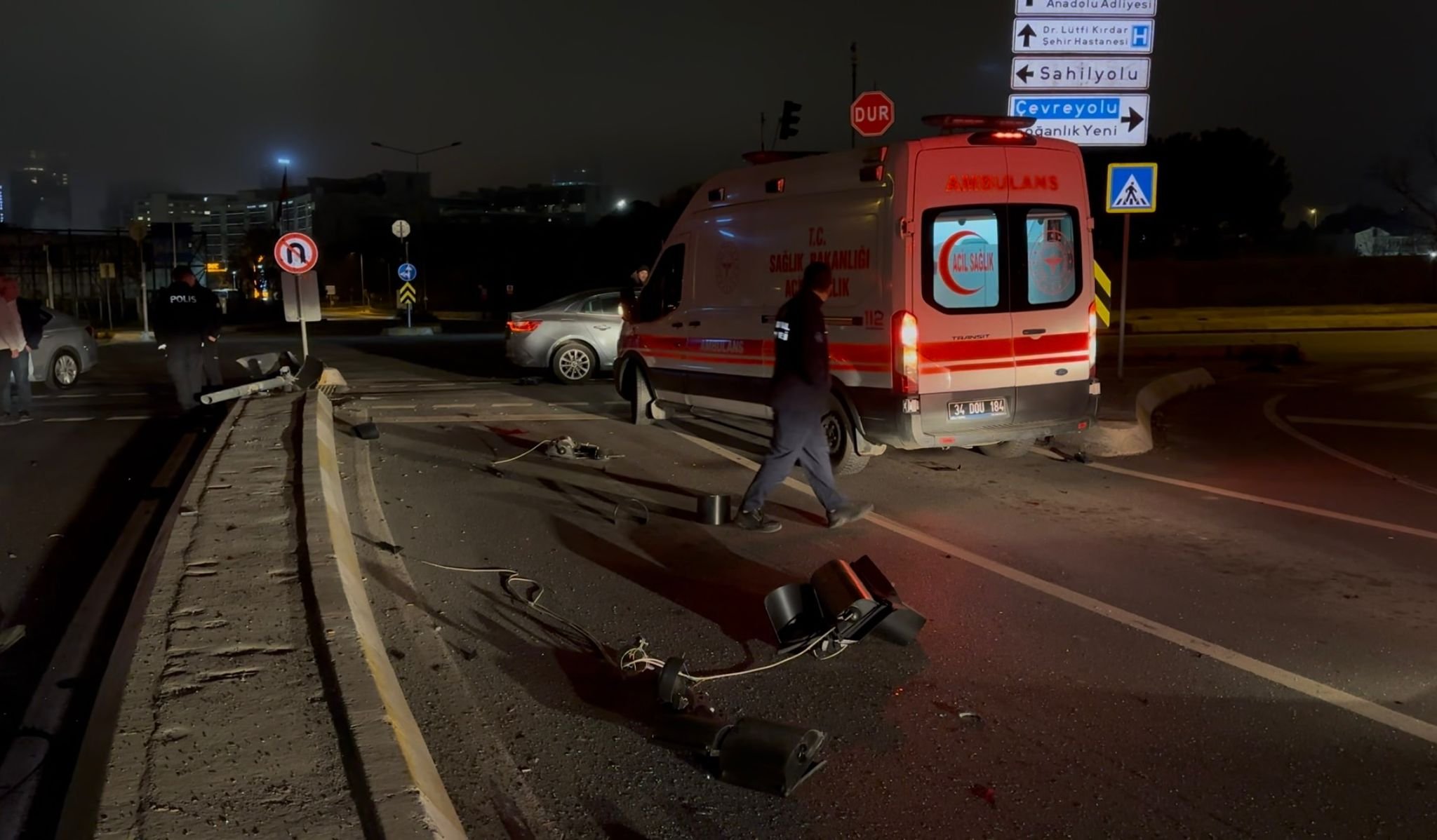 Kartal'da iki otomobil çarpıştı: 4 yaralı