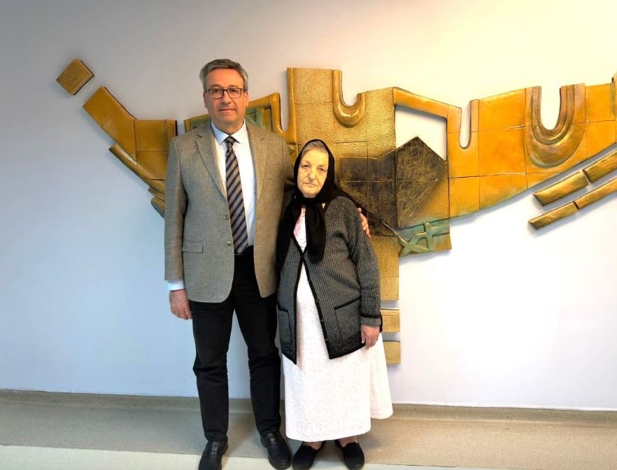 Kayseri'de 72 yaşındaki hastanın kalça çevresinden 3,7 kiloluk tümör çıkarıldı