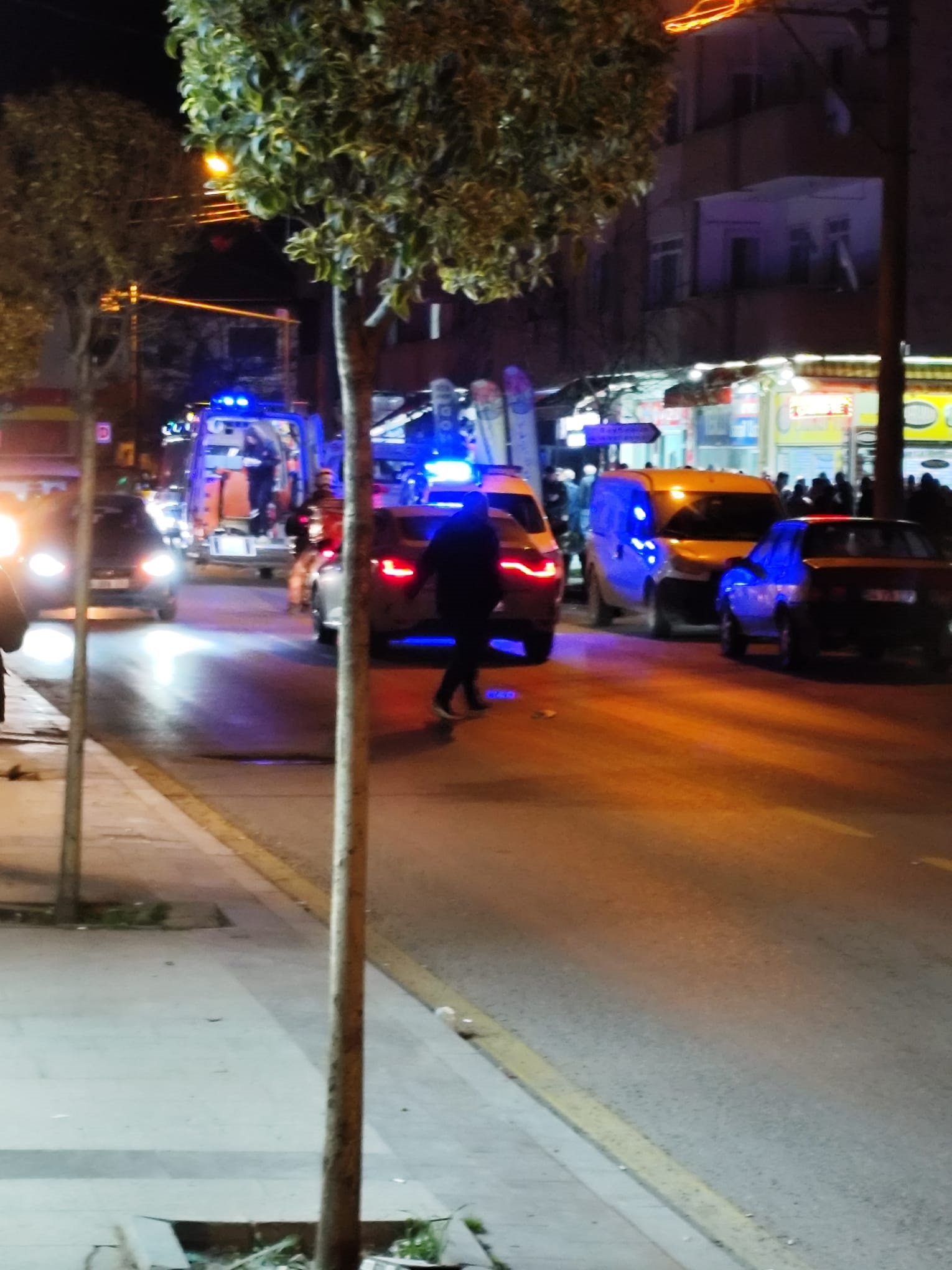 Kıraathaneye pompalı tüfekle ateş açtılar: 1 yaralı