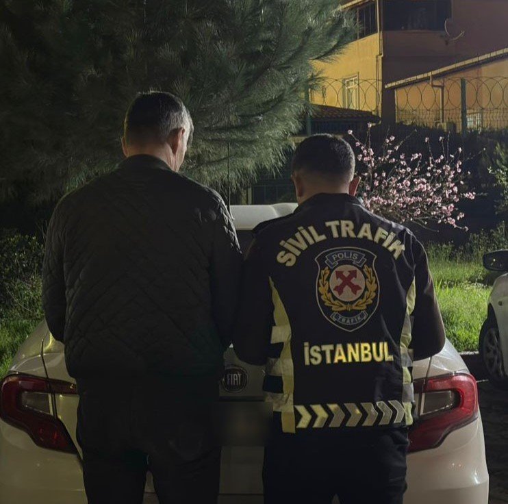 Küçükçekmece'de aracıyla ters şeritte ilerleyen sürücüye 31 bin lira ceza