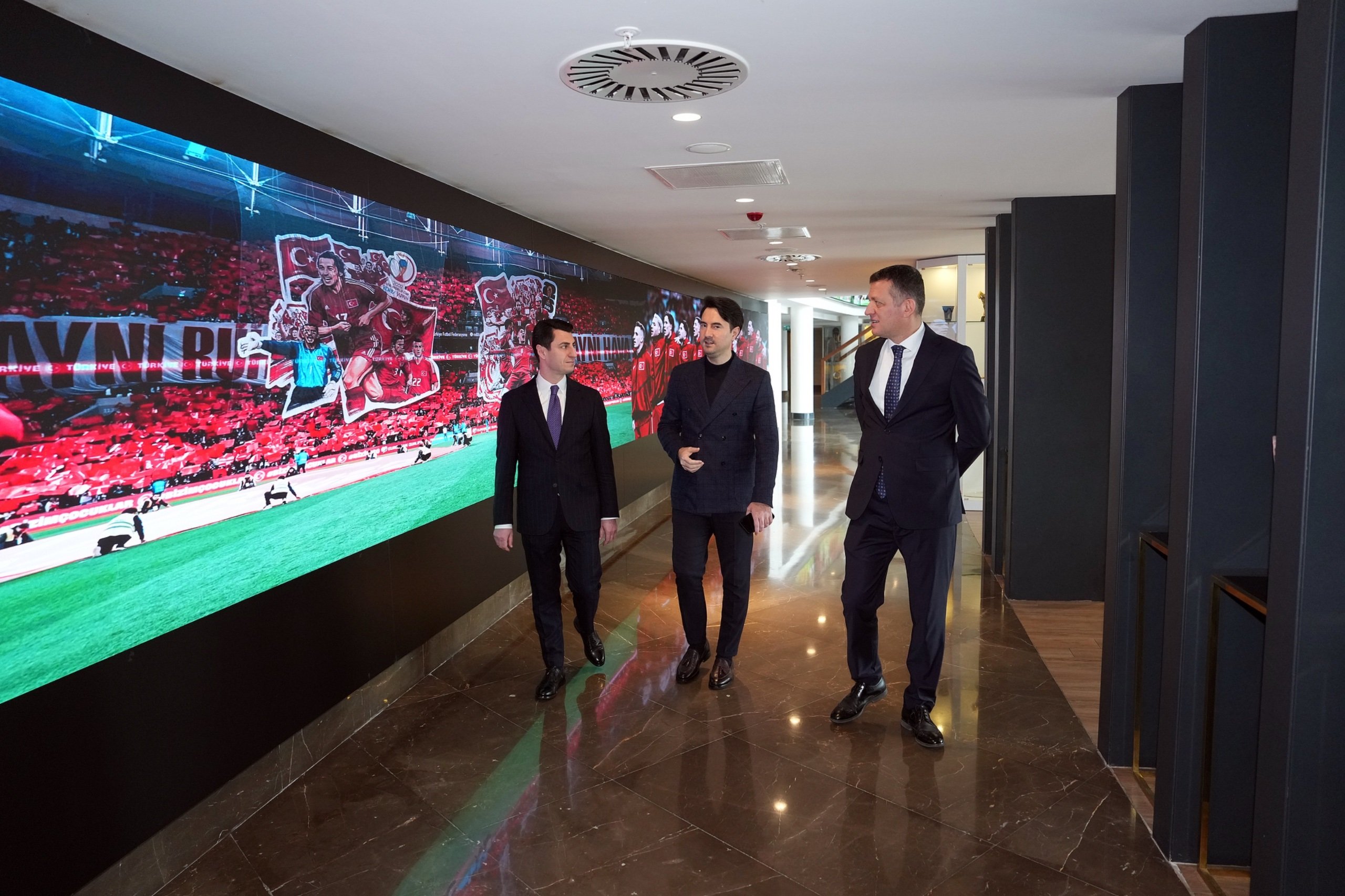 Muhammet Macit, Yusuf Yerkel ve Emrah Bayraktar, TFF Meral-Celal Aras Spor Lisesi'nde incelemelerde bulundu