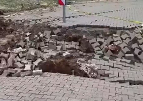 Nemrut Dağı yoluna heyelan