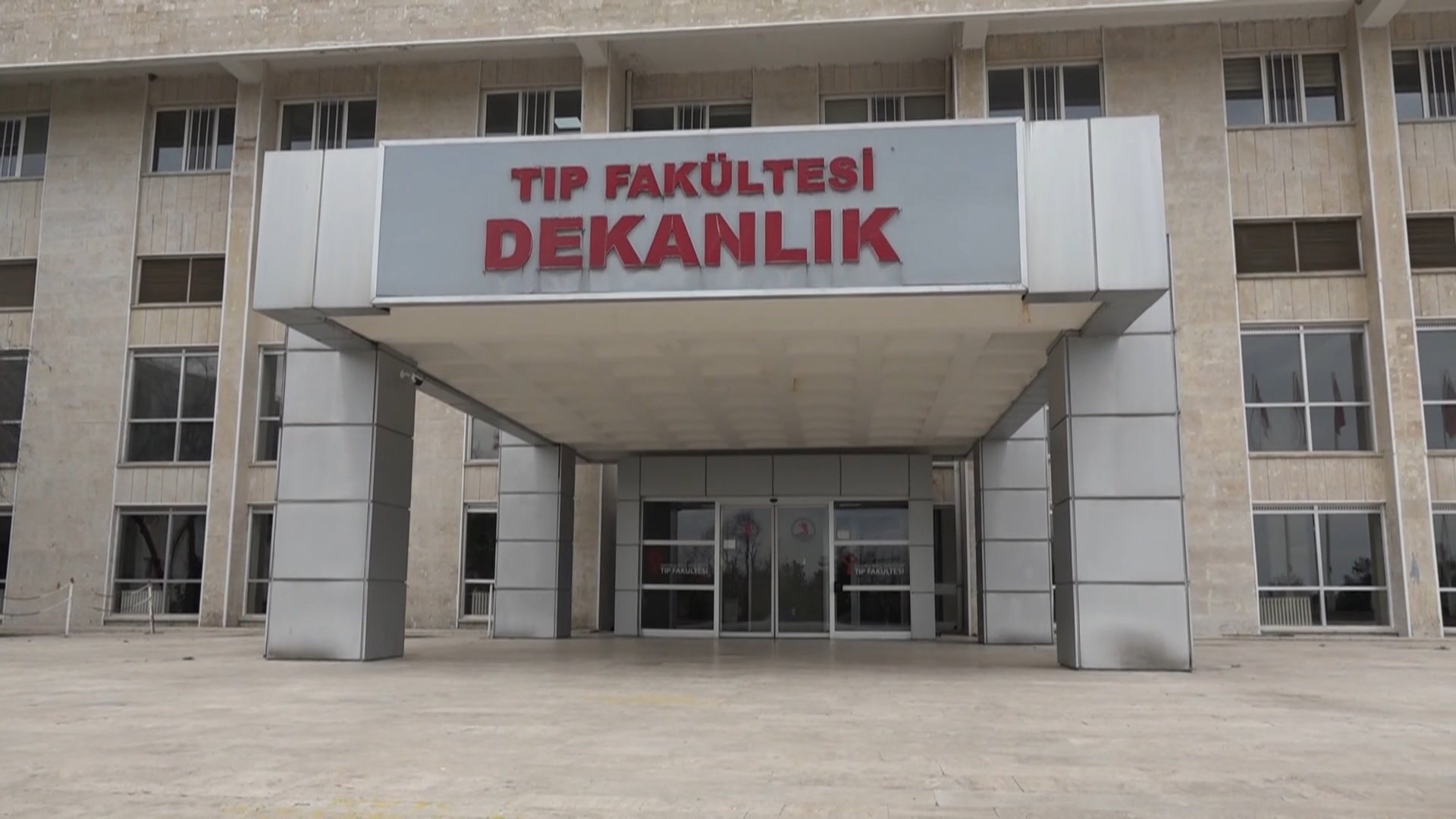 Otobüs kazasında kopan kol, 11 saatlik ameliyatla dikildi