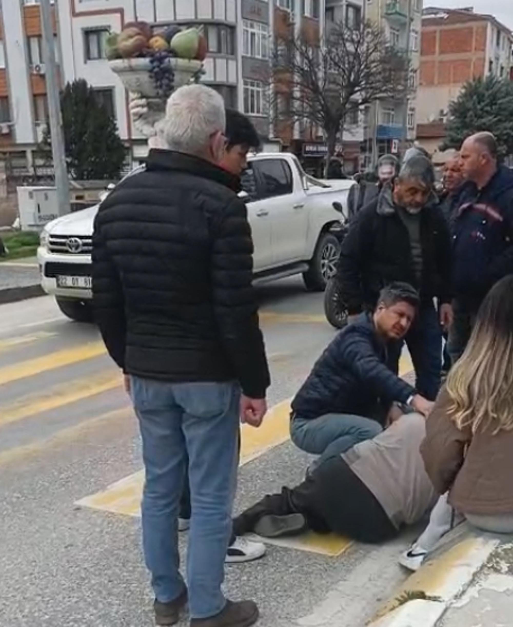 Otomobilin yayaya çarptığı kaza kamerada