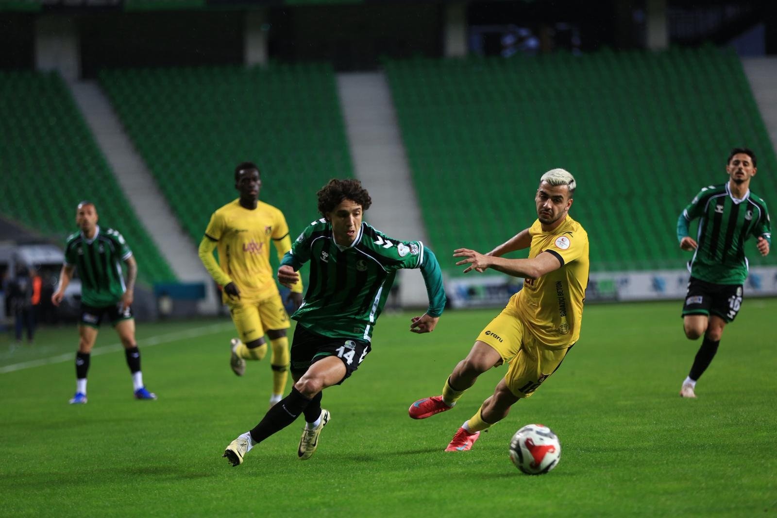 Sakaryaspor-İstanbulspor: 2-2