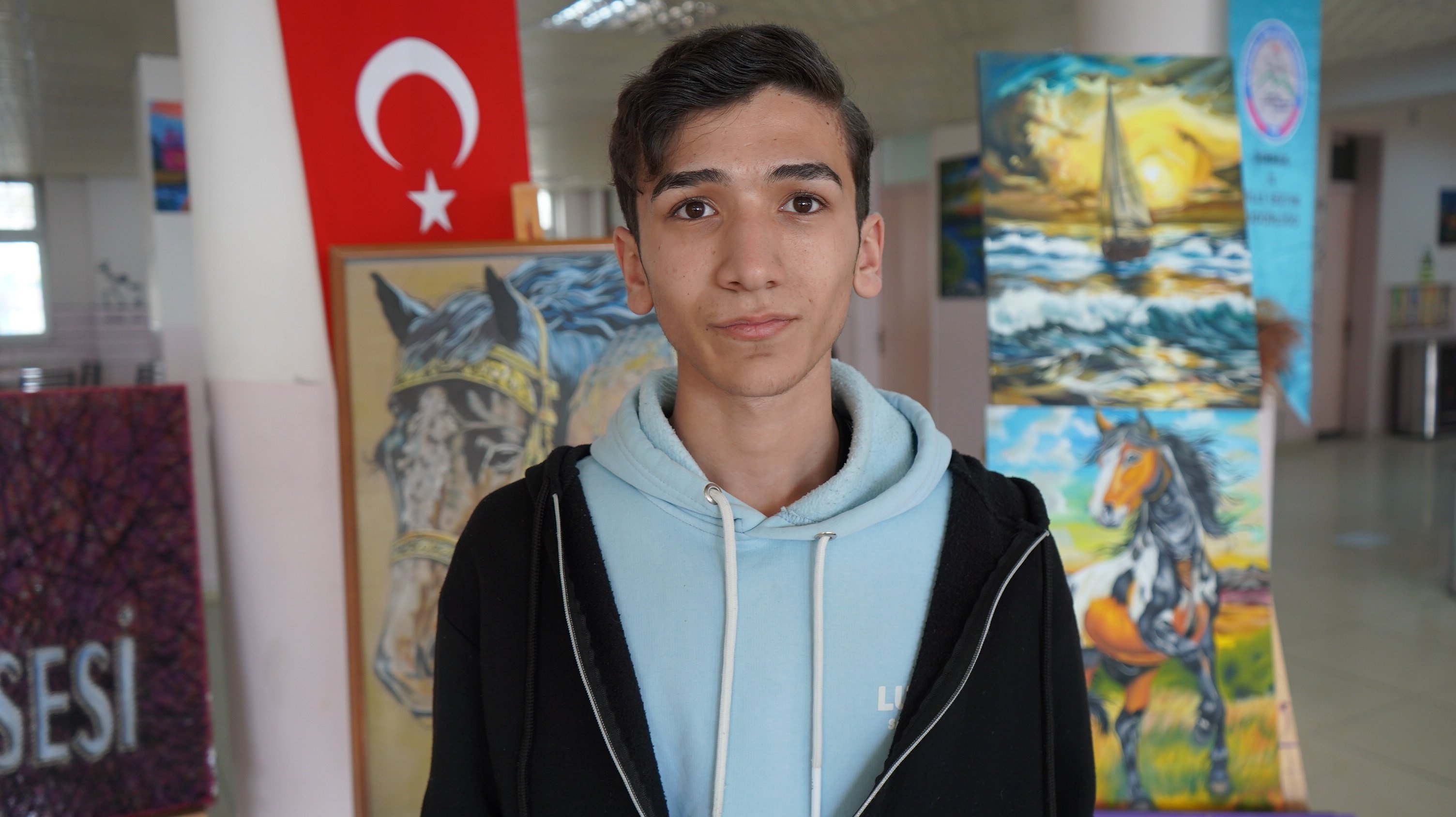 Şırnaklı Hüsam, resimleriyle ABD'nin prestijli sanat okuluna birinci sıradan ve tam burslu kabul aldı