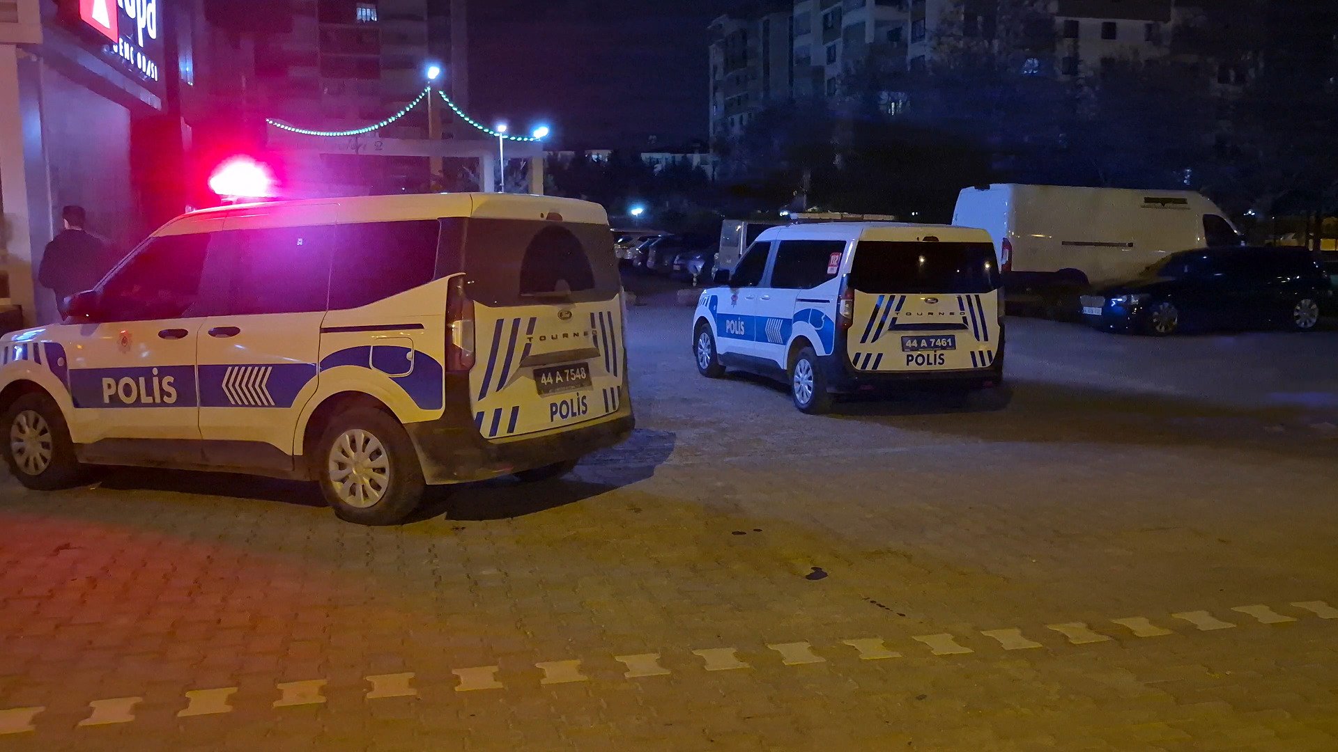 Tartıştığı arkadaşını silahla vurdu