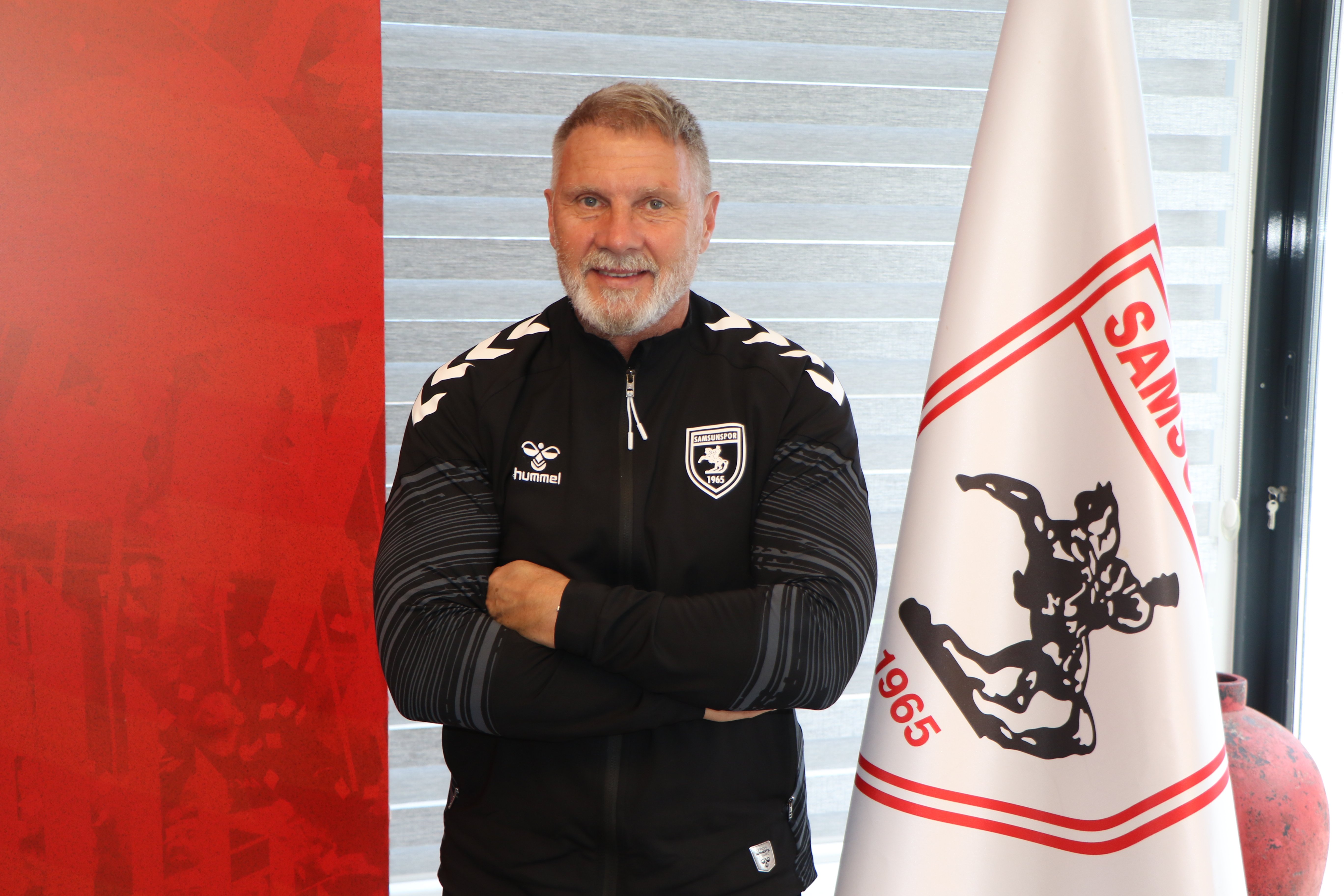 Thorsten Fink: İlk 5 için her maçı kazanmamız gerekiyor