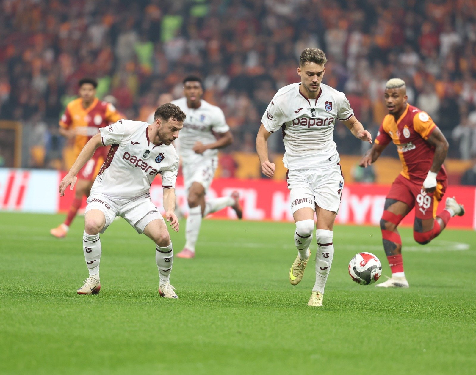 Trabzonspor ile Galatasaray ligde 106'ncı randevuda