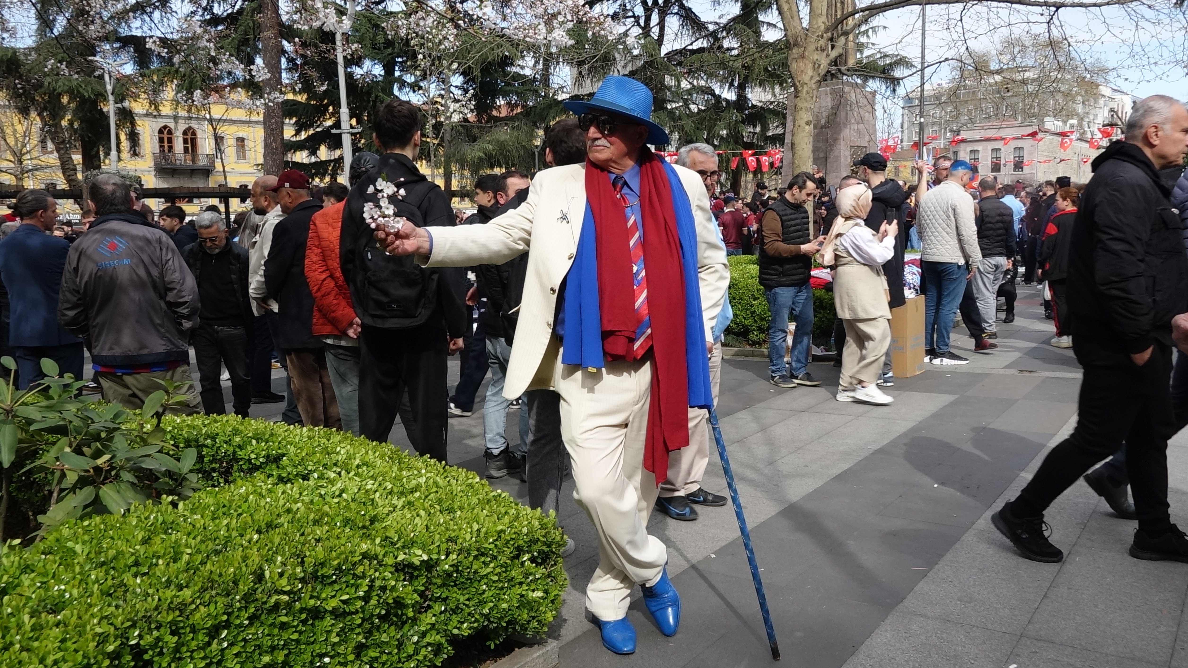 Trabzonsporlu Bay Foter'den Galatasaray maçına özel kıyafet