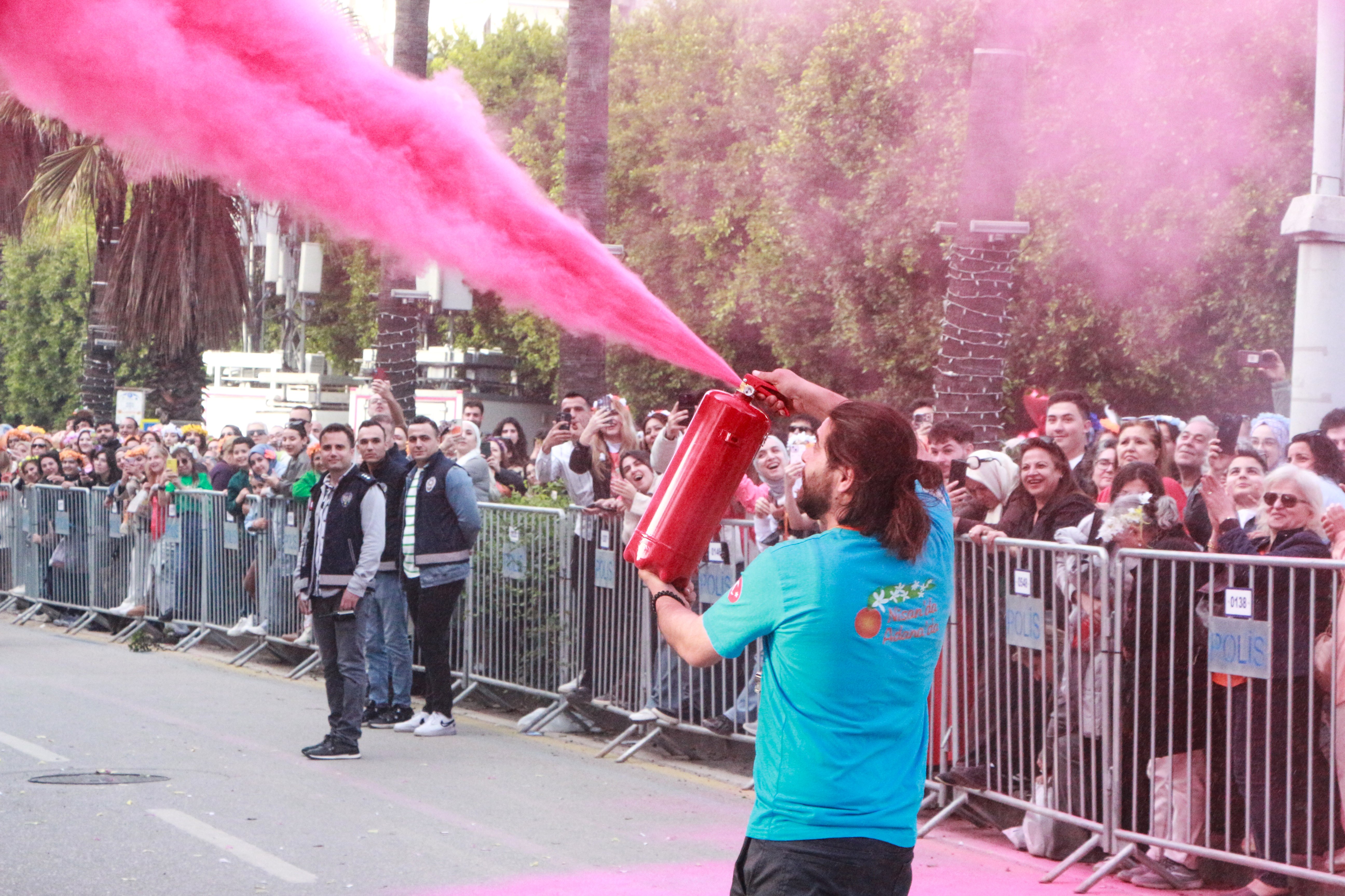 Uluslararası Adana Portakal Çiçeği Karnavalı'nın korteji, renkli görüntülere sahne oldu / Ek fotoğraflar