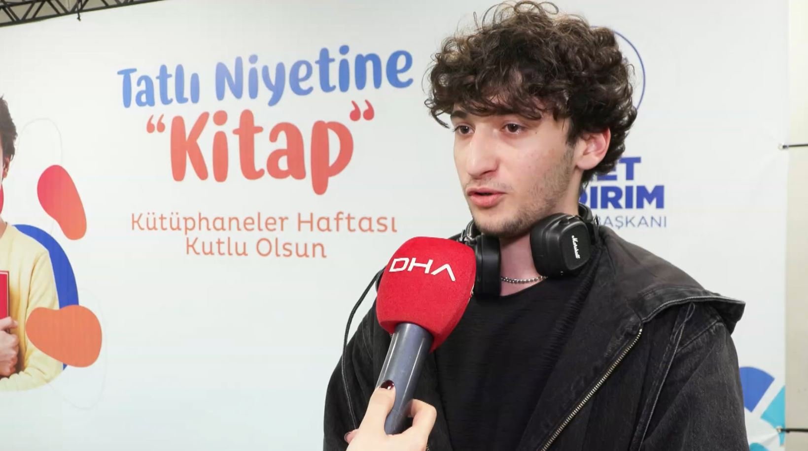 Ümraniye'de 553 öğrenciye kitap hediye edildi