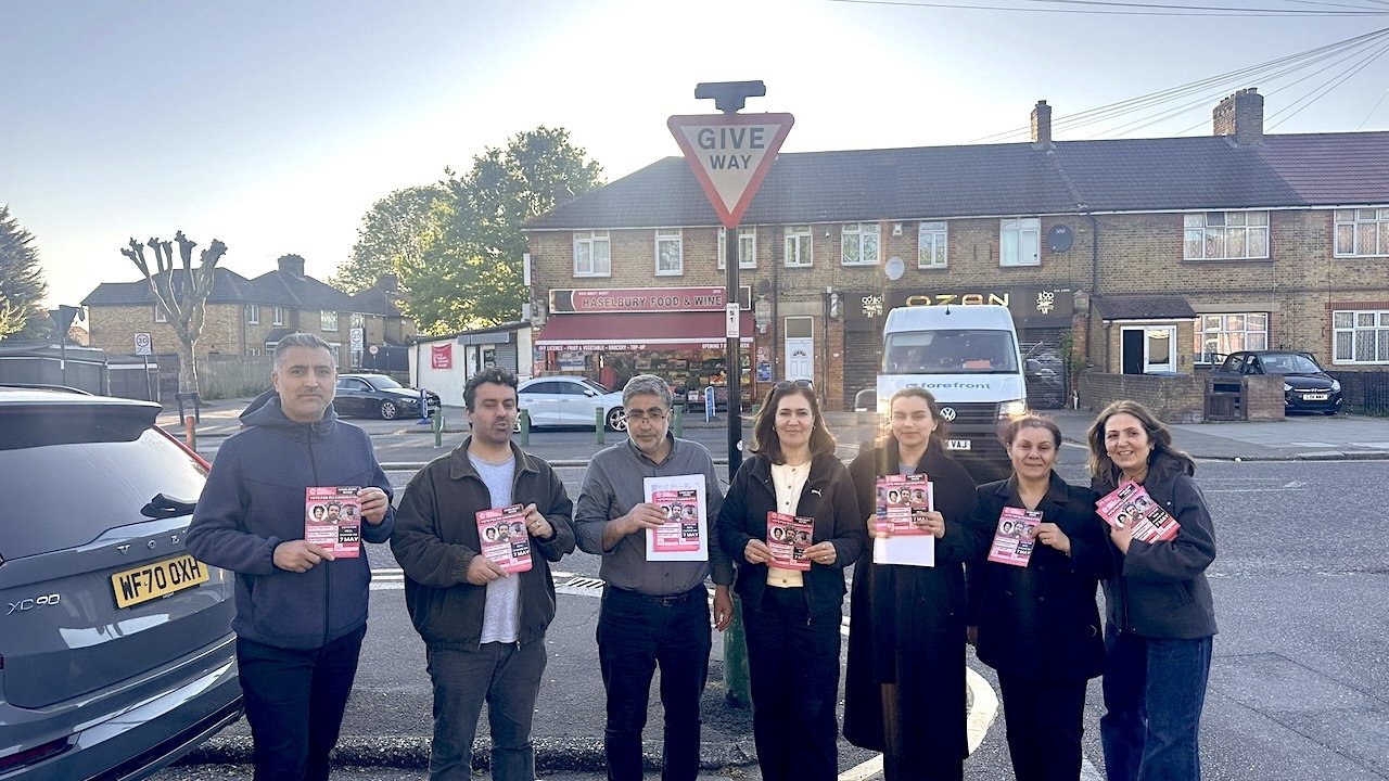 Enfield Community Independents Adaylarından Toplu Foto