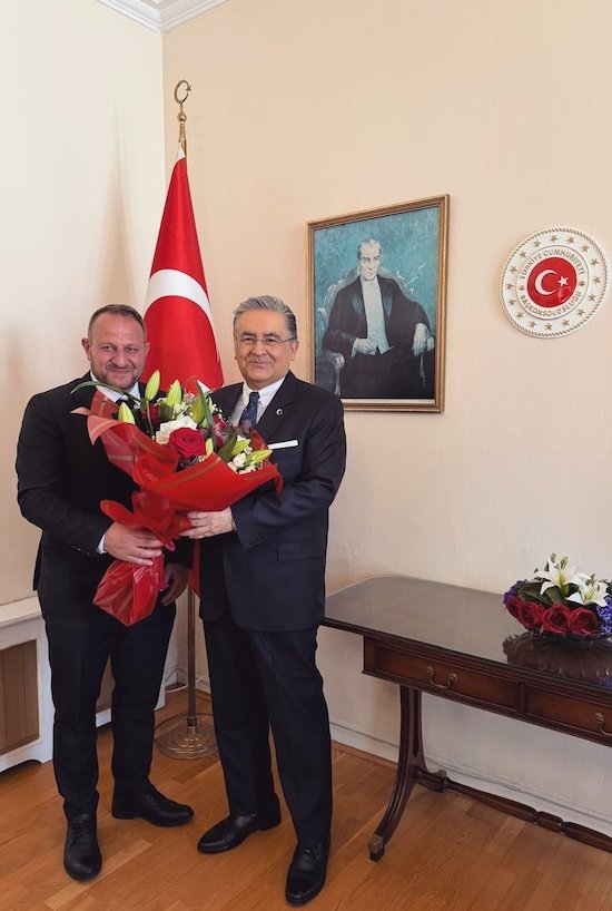 Uk Pekünlüler Derneği’nden Başkonsolosluk Ziyareti