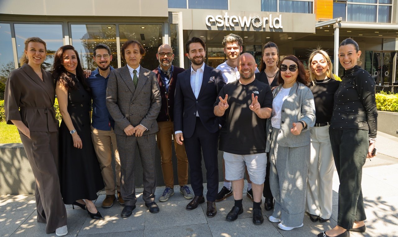 Esteworld 4