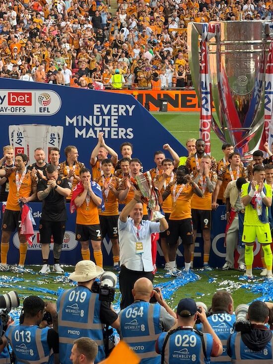 Hull City Premier Lig 1
