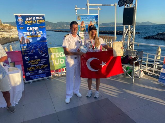 Akdeni̇z'i̇n Krali̇çesi̇ Türk Çikti Eda Savci̇gi̇l İtalya'da