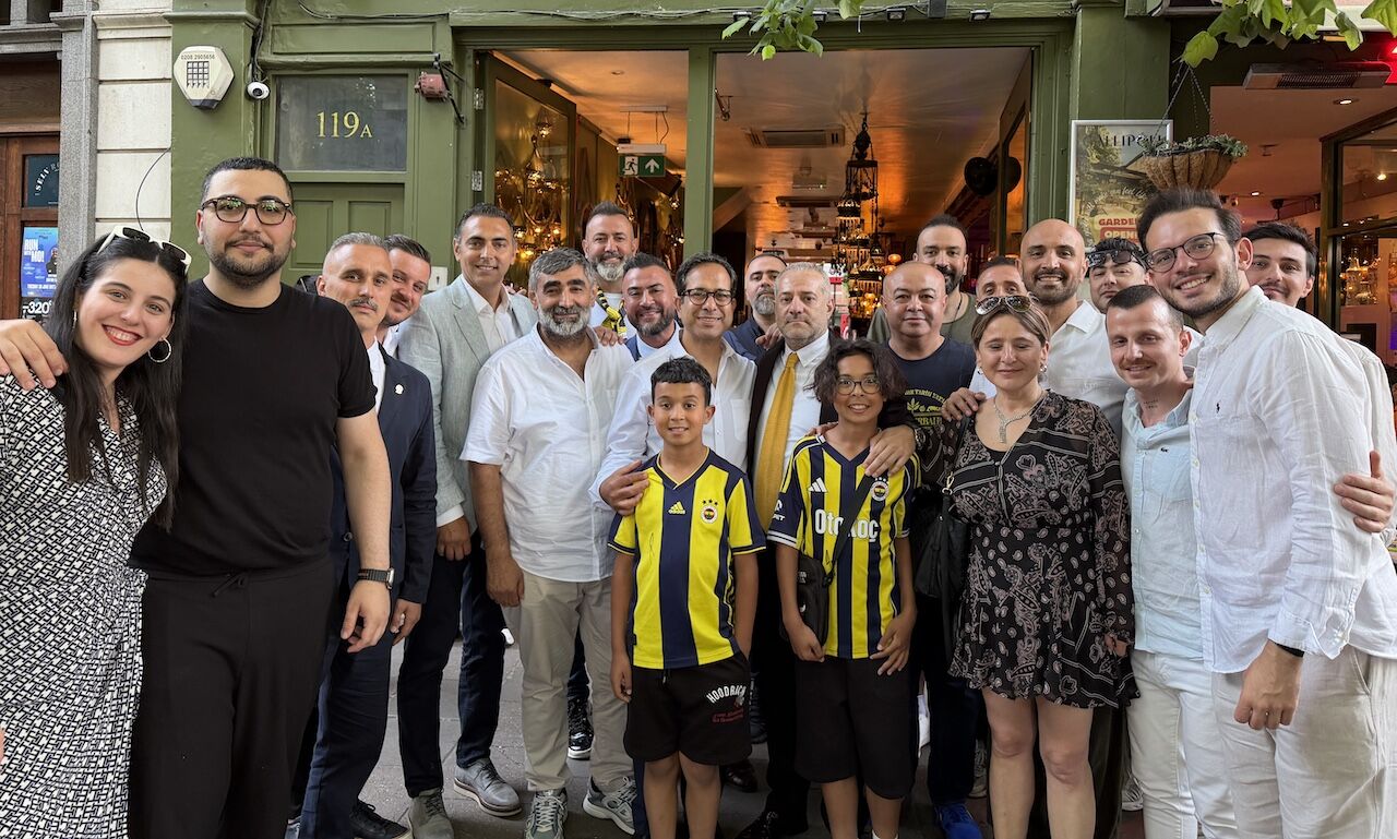 Londra Fenerbahçeliler Derneği’nde Bayrak Değişimi-2