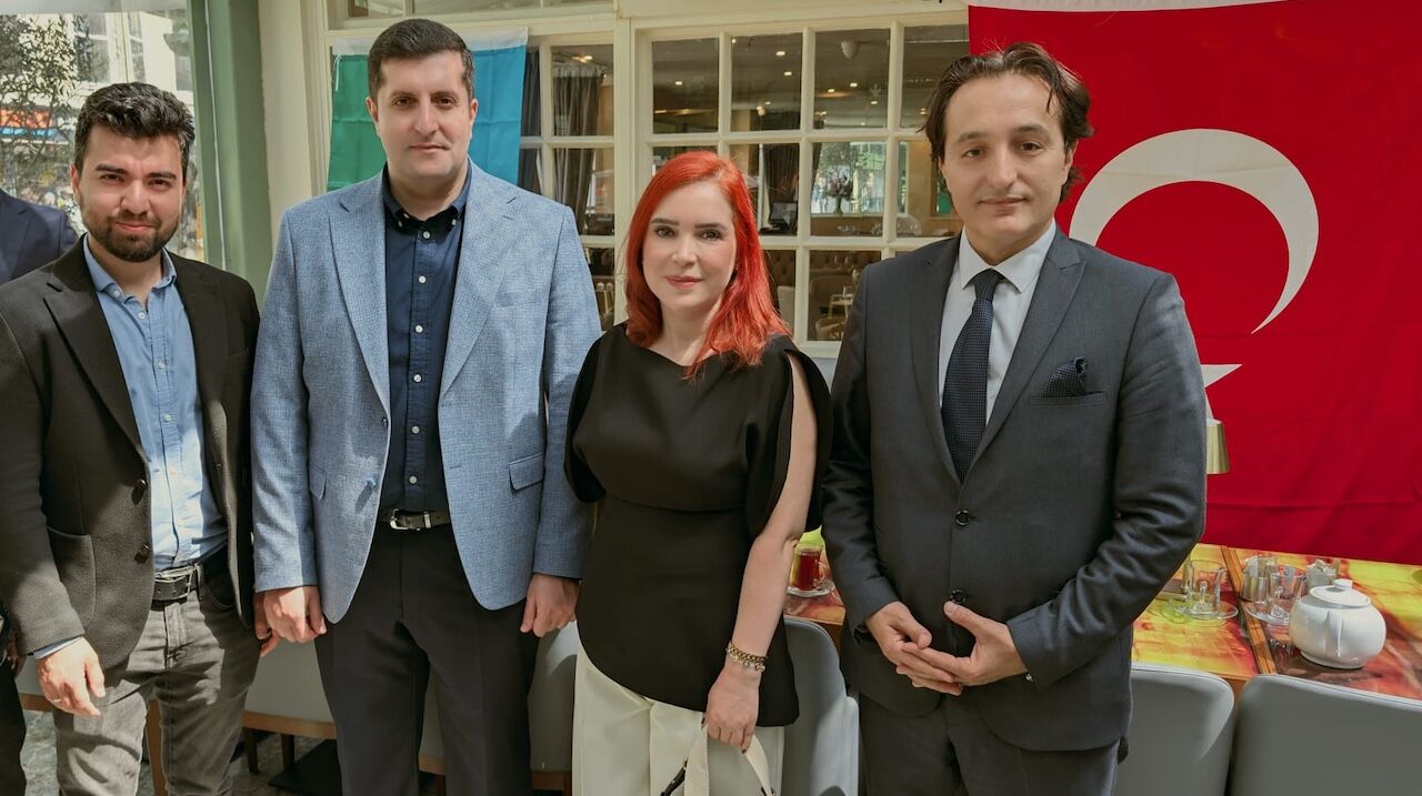 Londra’da Türk Ve Azerbaycanlı İş İnsanları Buluştu 2
