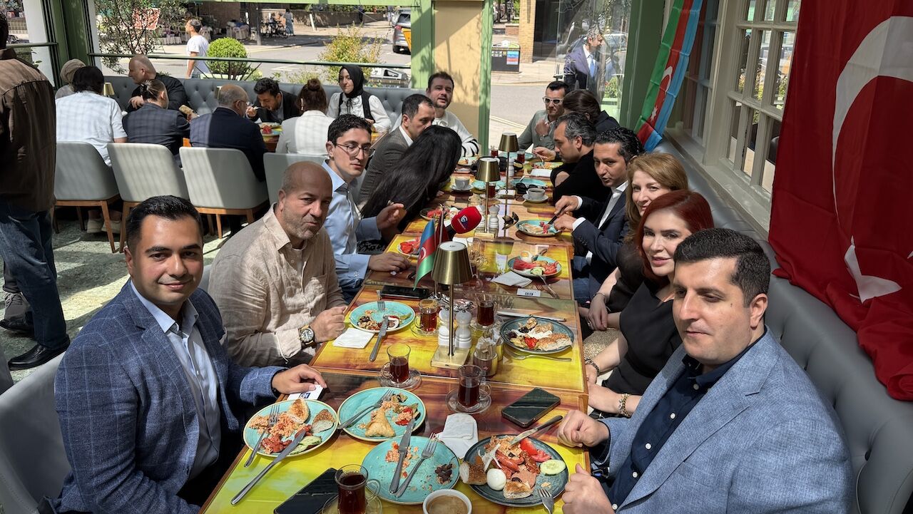 Londra’da Türk Ve Azerbaycanlı İş İnsanları Buluştu