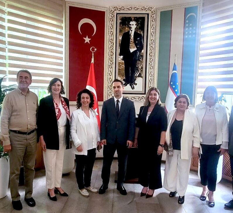 Özbekistan'da Kadın Girişimciliğini Geliştirme Ele1