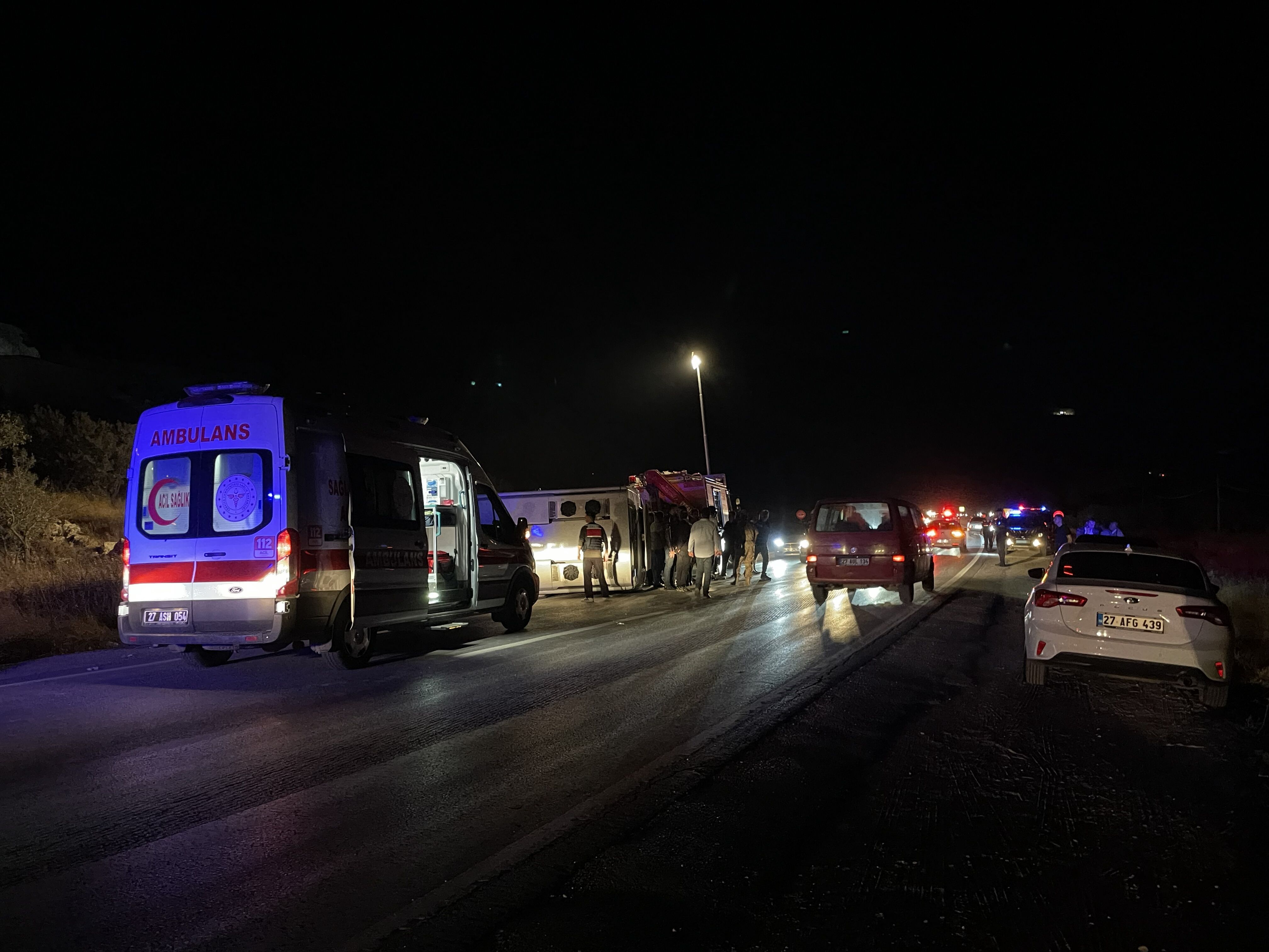Gaziantep'te yolcu otobüsü ile otomobil çarpıştı; 7 ölü,13 yaralı