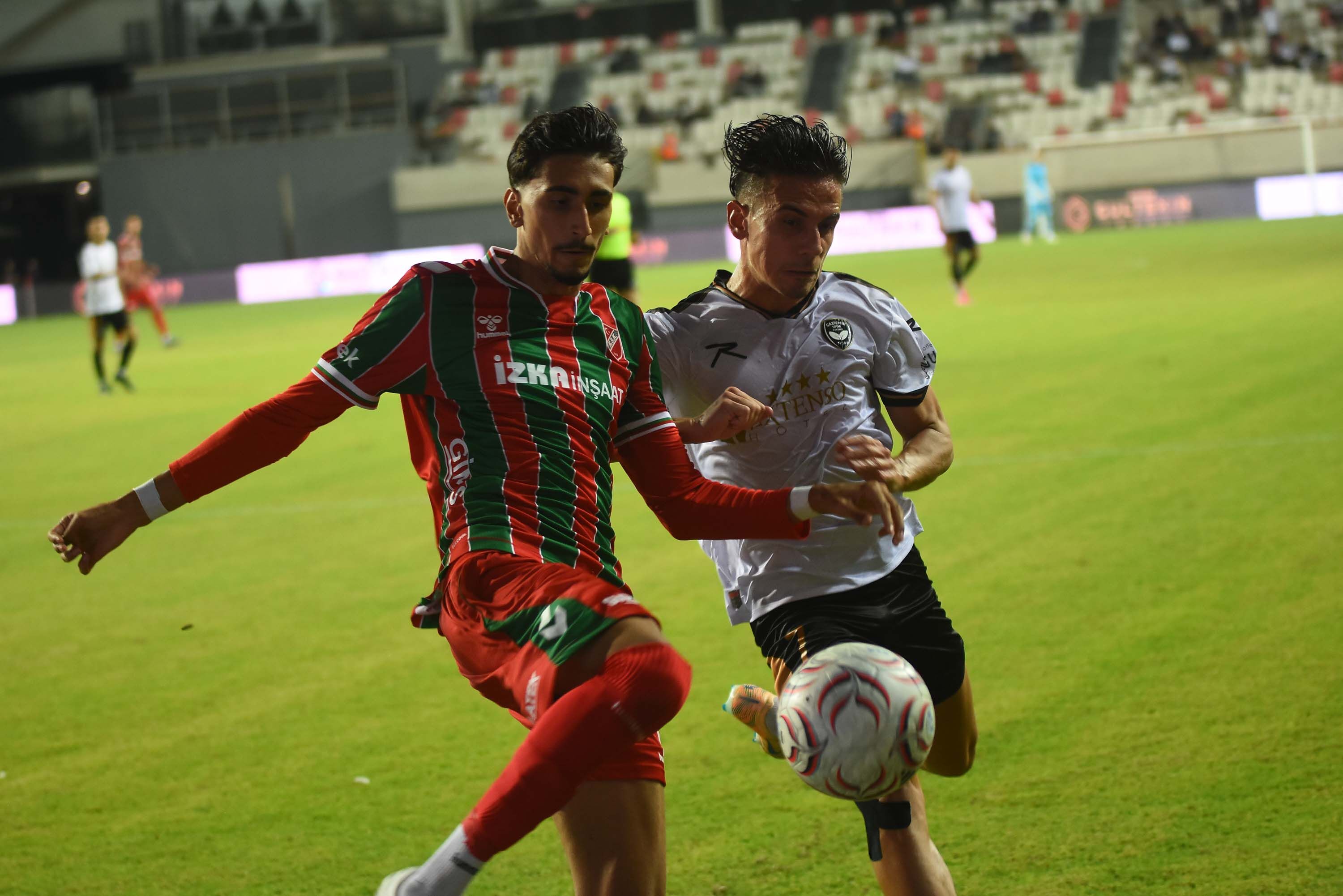 Karşıyaka futbolda dağıldı