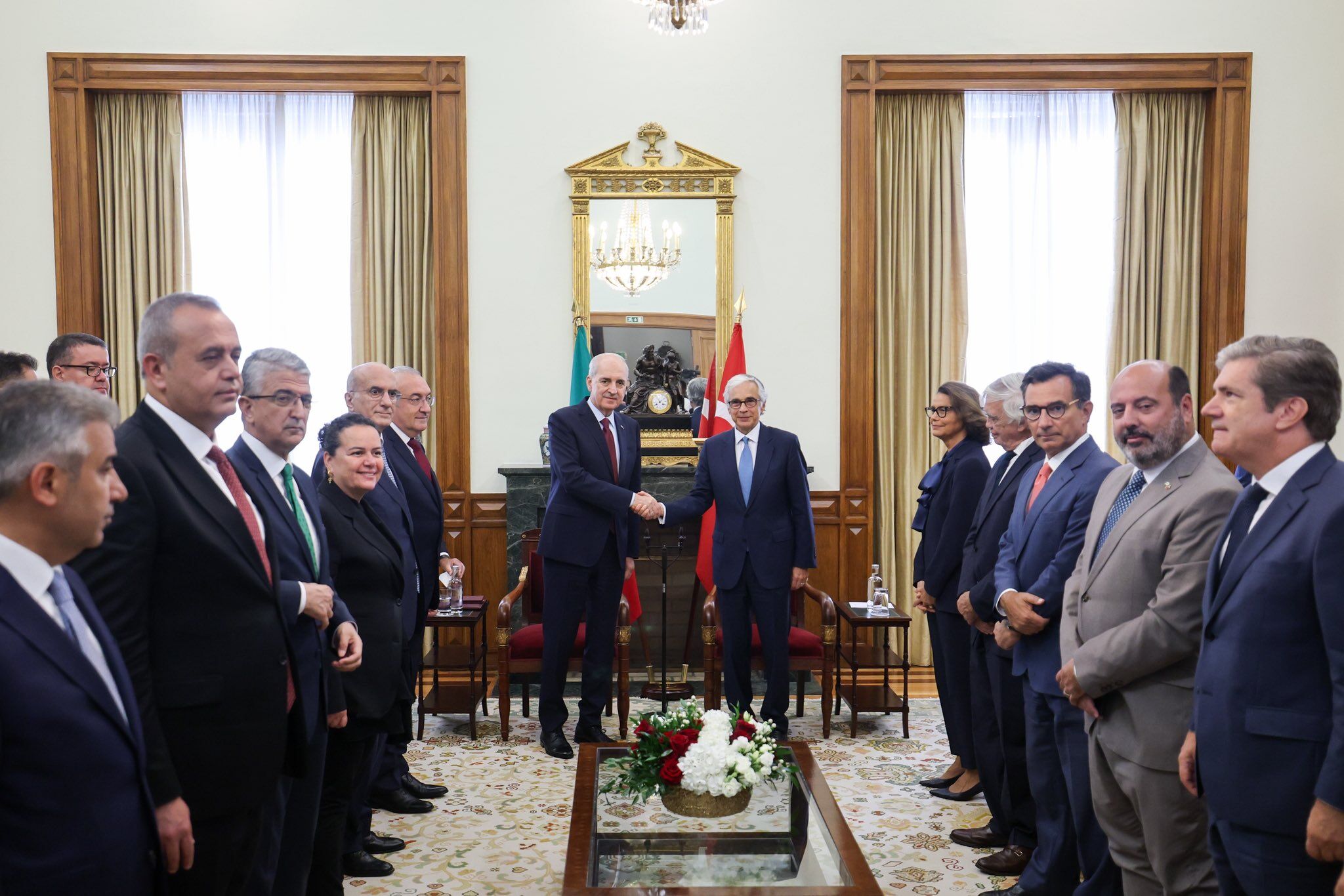 TBMM Başkanı Kurtulmuş, Portekiz'de mevkidaşı Aguiar-Branco ile görüştü