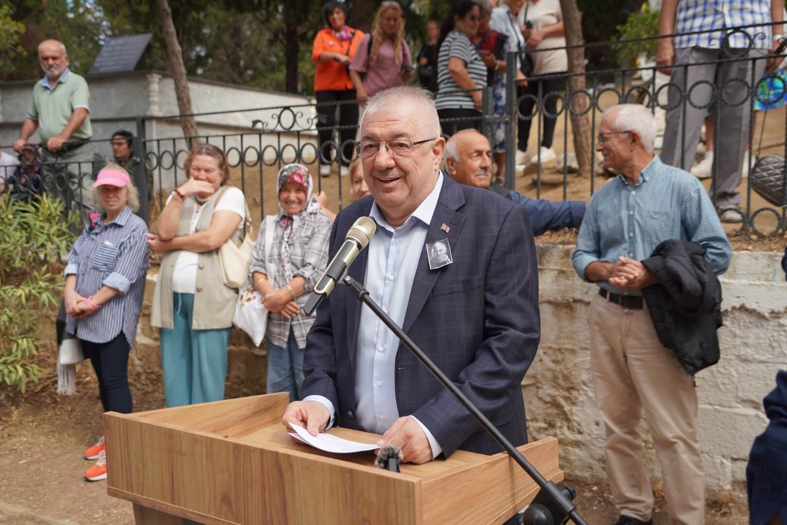 Tuncel Kurtiz, ölümünün 13'üncü yıl dönümünde mezarı başında anıldı