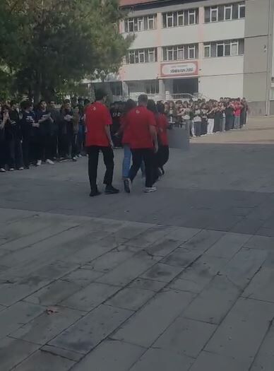 3D yazıcı ile geliştirdikleri robot projesiyle TEKNOFEST'te ikinci oldular