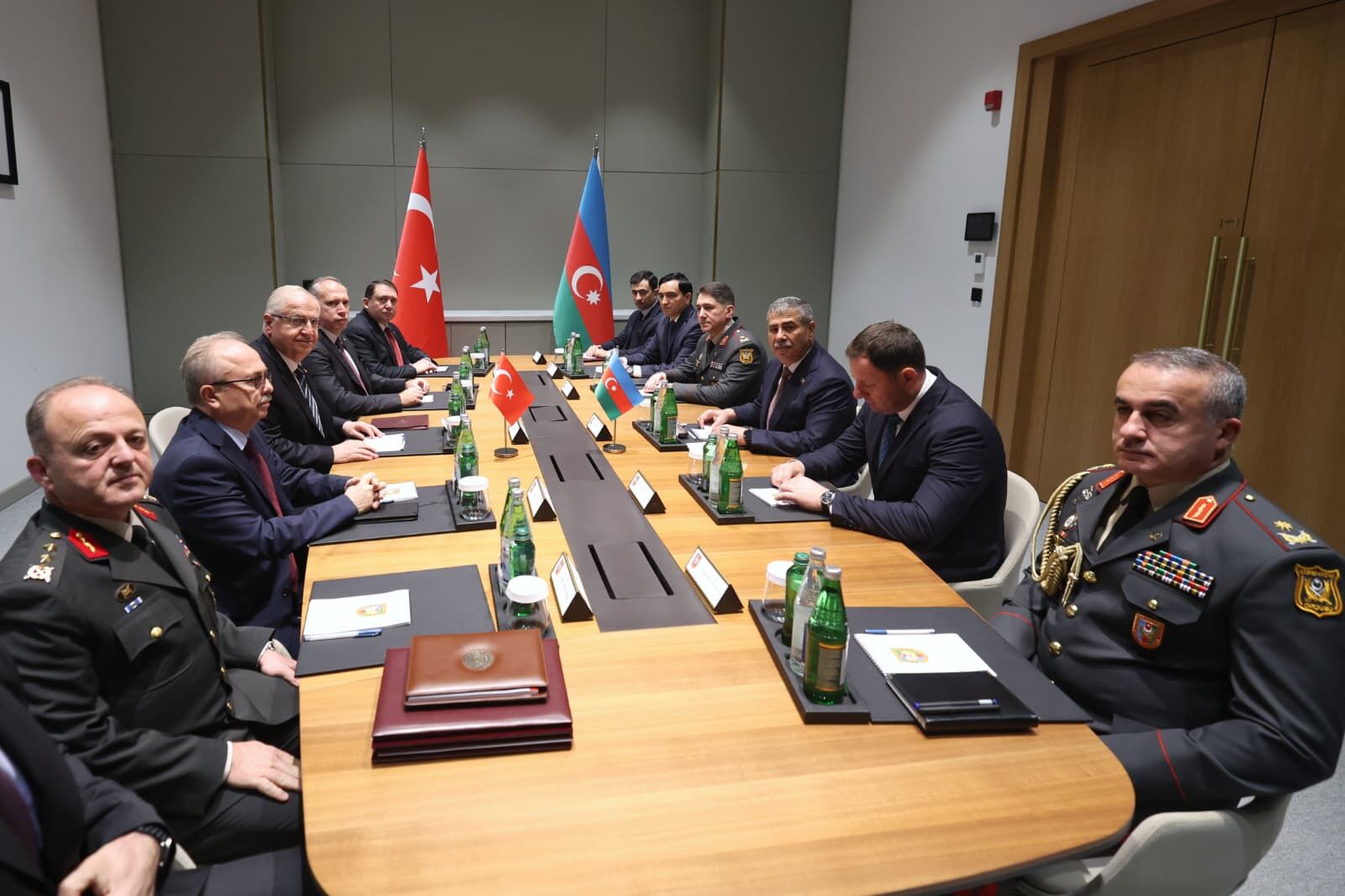 Bakan Güler, Azerbaycan Savunma Bakanı Hasanov ile görüştü