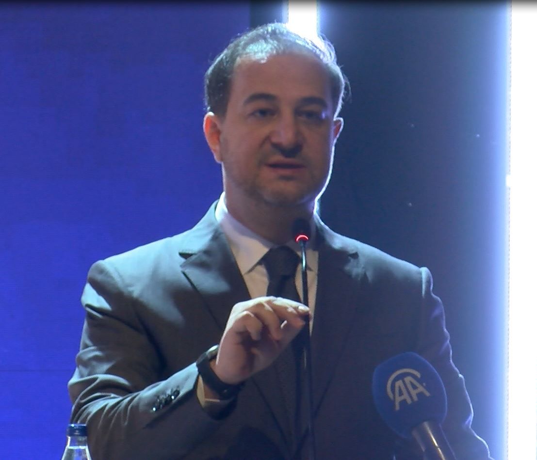 Bilal Erdoğan: Türkiye'ye ve Dünyaya değer katın (2)