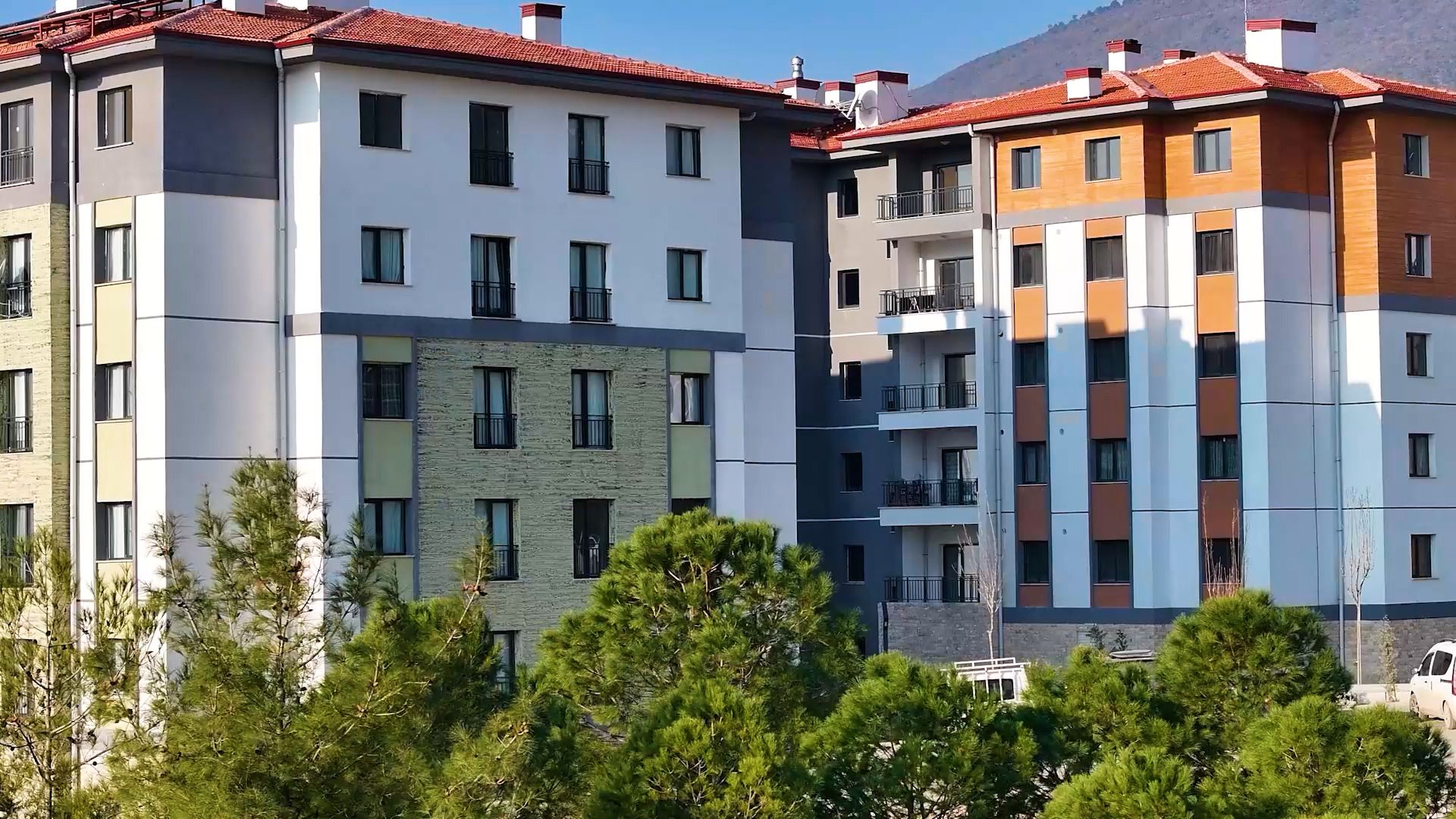 Deprem bölgesinde tamamlanan yeniden inşa çalışmaları ABD basınının gündeminde