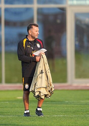 Galatasaray, Barcelona maçının hazırlıklarına devam etti