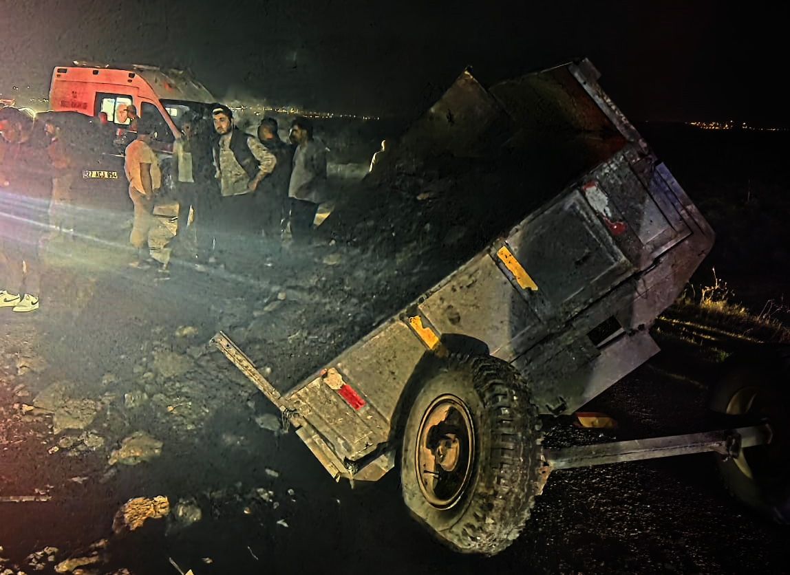 Gaziantep'te 2 ayrı kazada 4 kişi ağır yaralandı