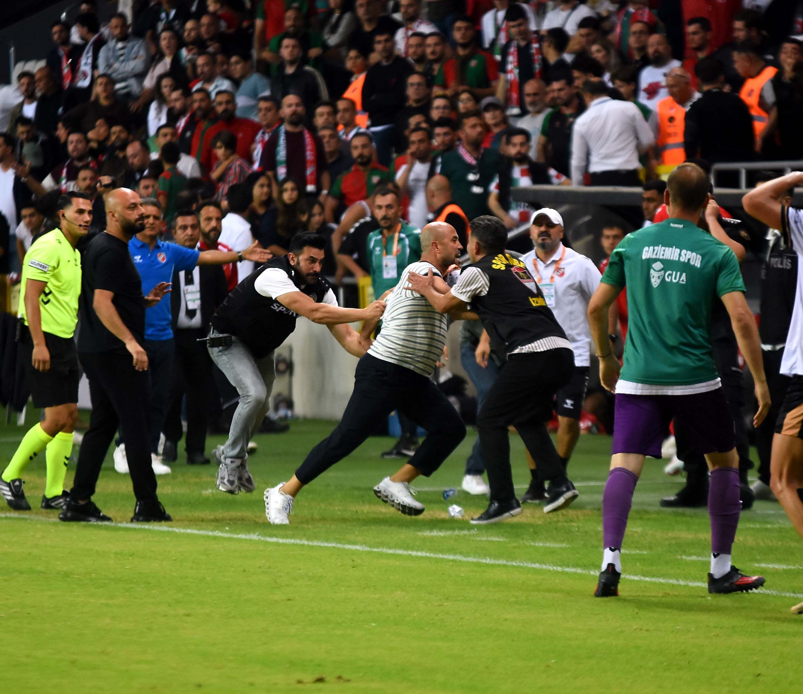 Karşıyaka'ya Ayhan Gültekin desteği