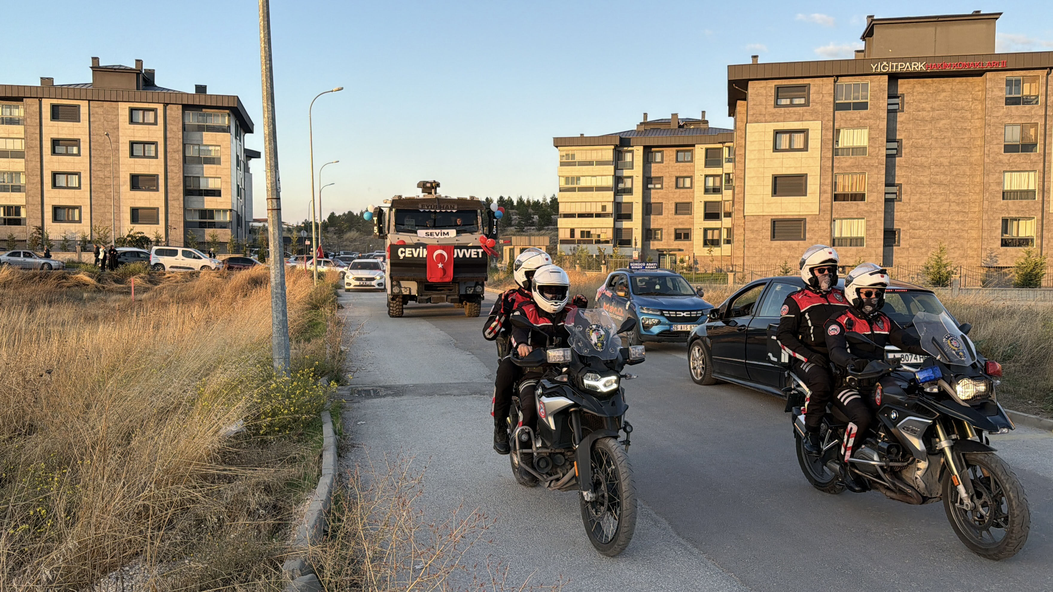 Şehit çocuğu Eyüphan'a TOMA'lı düğün konvoyu
