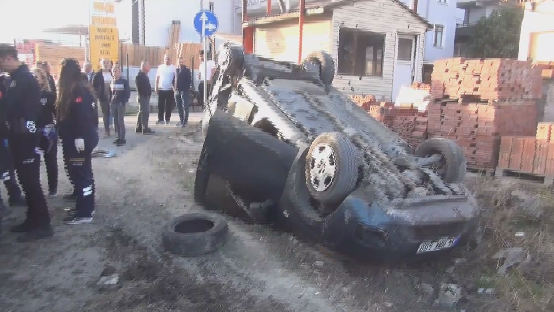 Silivri'de 4 aracın karıştığı zincirleme kaza kamerada: 3 yaralı