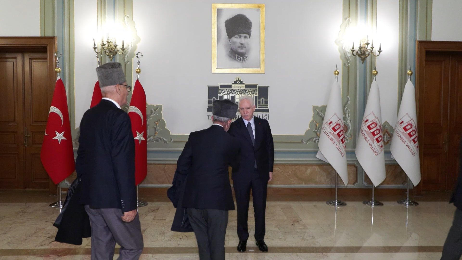 Vali Davut Gül, Cumhuriyet'in 103'üncü yılı kutlamaları kapsamında tebrikleri kabul etti