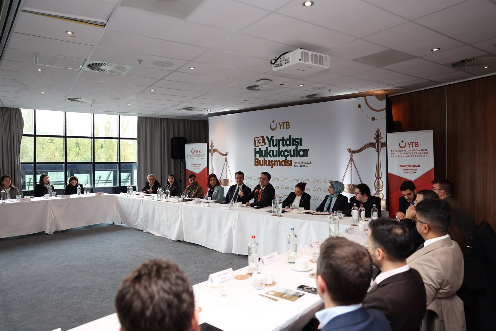 Yurtdışı Türkler Amsterdam’da 9 Ülkeden 40 Hukukçuyu Buluşt