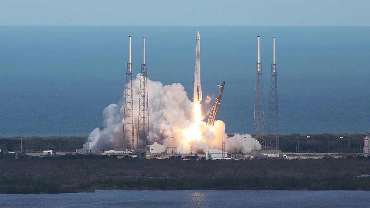 SpaceX Dragon kargo kapsülünü uzaya fırlattı
