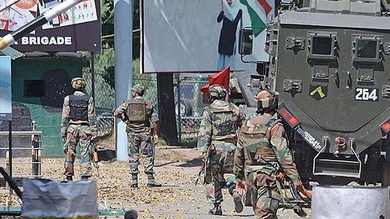 Cammu Keşmir'de çatışma: 14 ölü, 30 yaralı