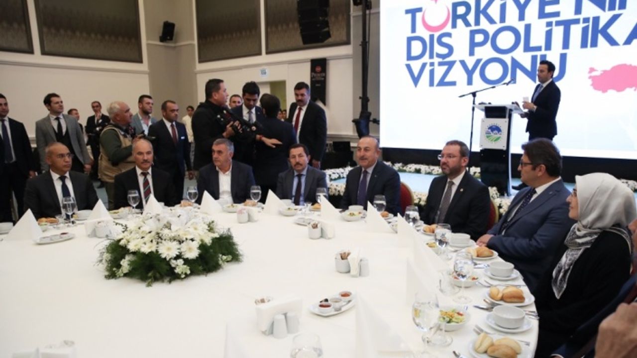 Dışişleri Bakanı Çavuşoğlu, Sakarya'da