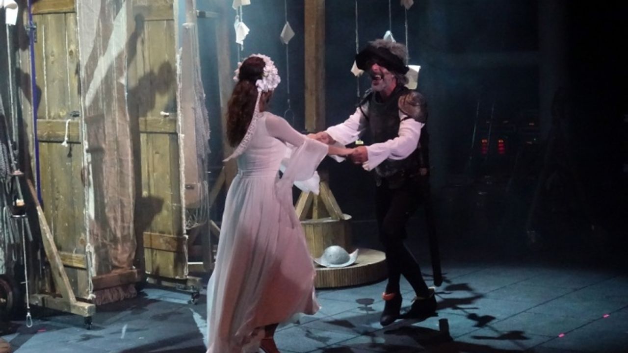 ENKA Kültür Sanat "Don Kişot'um Ben" ile başladı