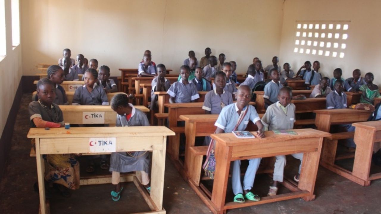 TİKA'dan Kamerun'da eğitime destek