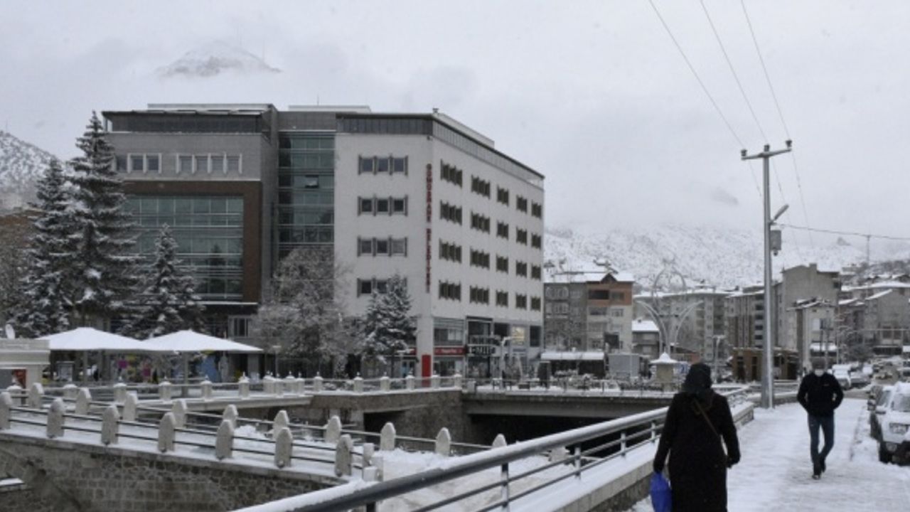 Video haber, Orta ve Doğu Karadeniz'de kar yağışı etkili oluyor