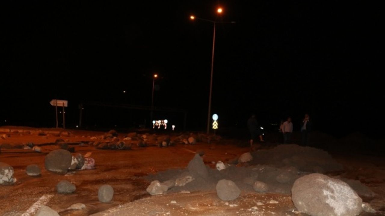 Selin kapattığı Türkiye-Nahçıvan kara yolu yeniden ulaşıma açıldı